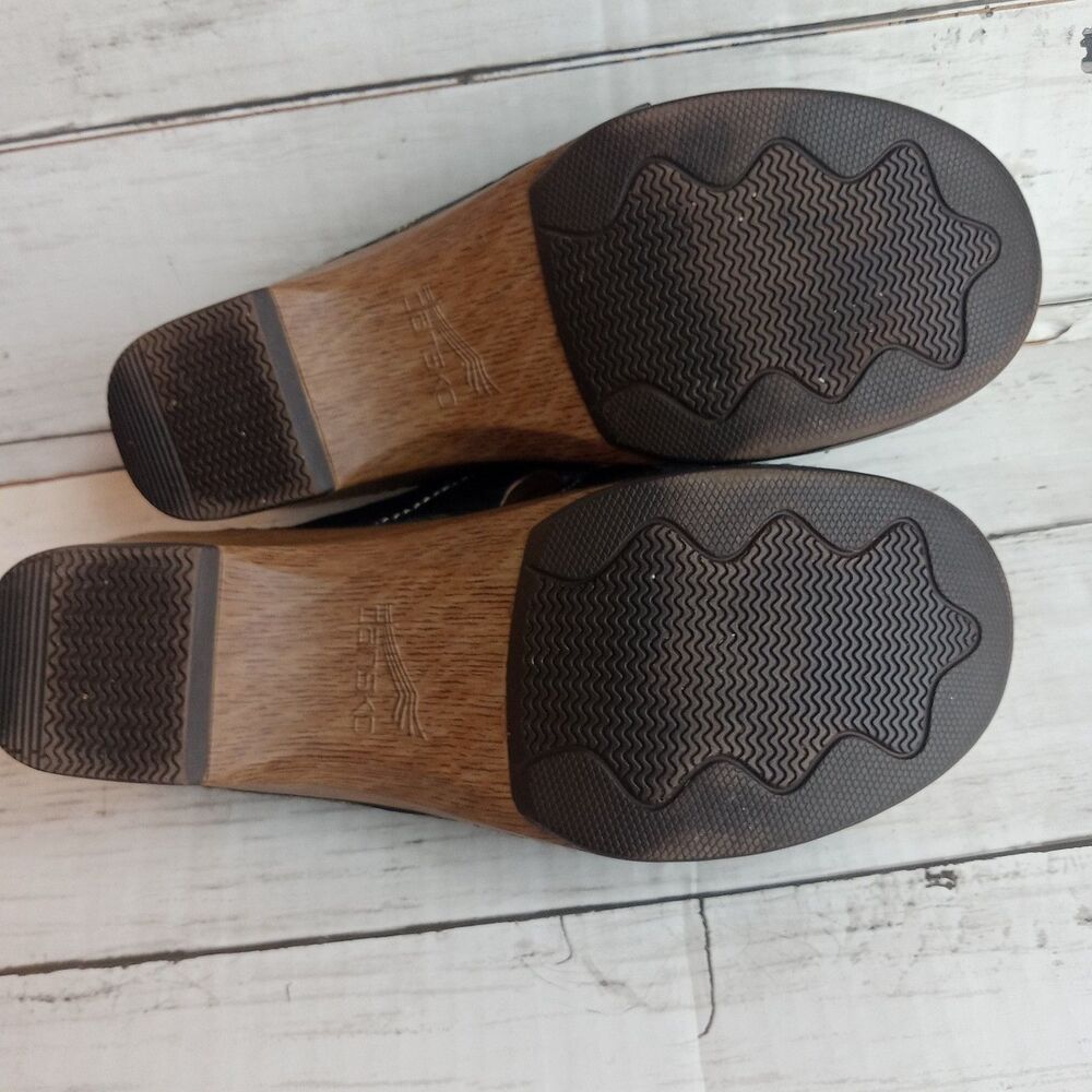 Dansko Serena Size 39 Black Leather Flower Sandal - Picture 9 of 10